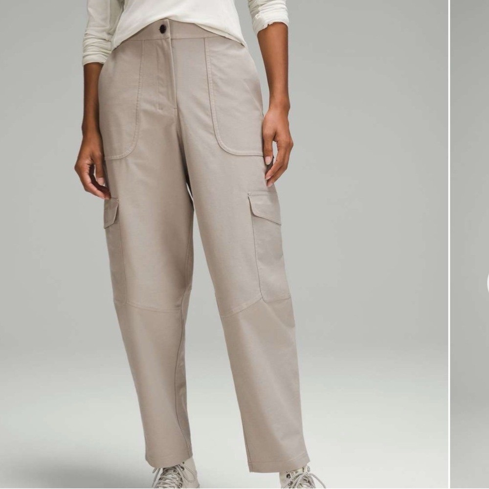 Lululemon Women’s Tan Utilitech Cargo Pants Sz 29 - Picture 1 of 6